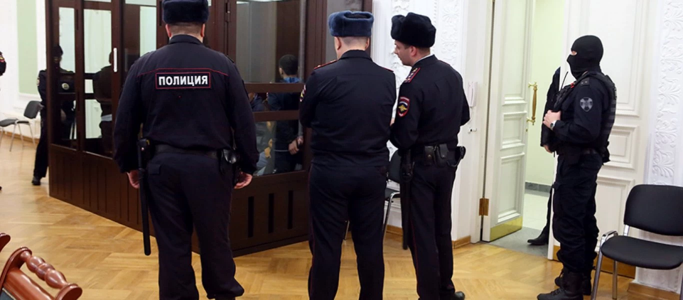 Ρωσία: Επιβλήθηκε ποινή φυλάκισης σε αξιωματούχο και αυτός... αυτοκτόνησε στο δικαστήριο!